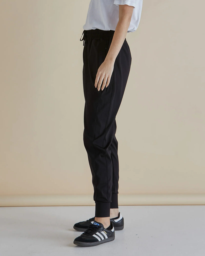 Betty Basics Cara Travel Jogger image 3