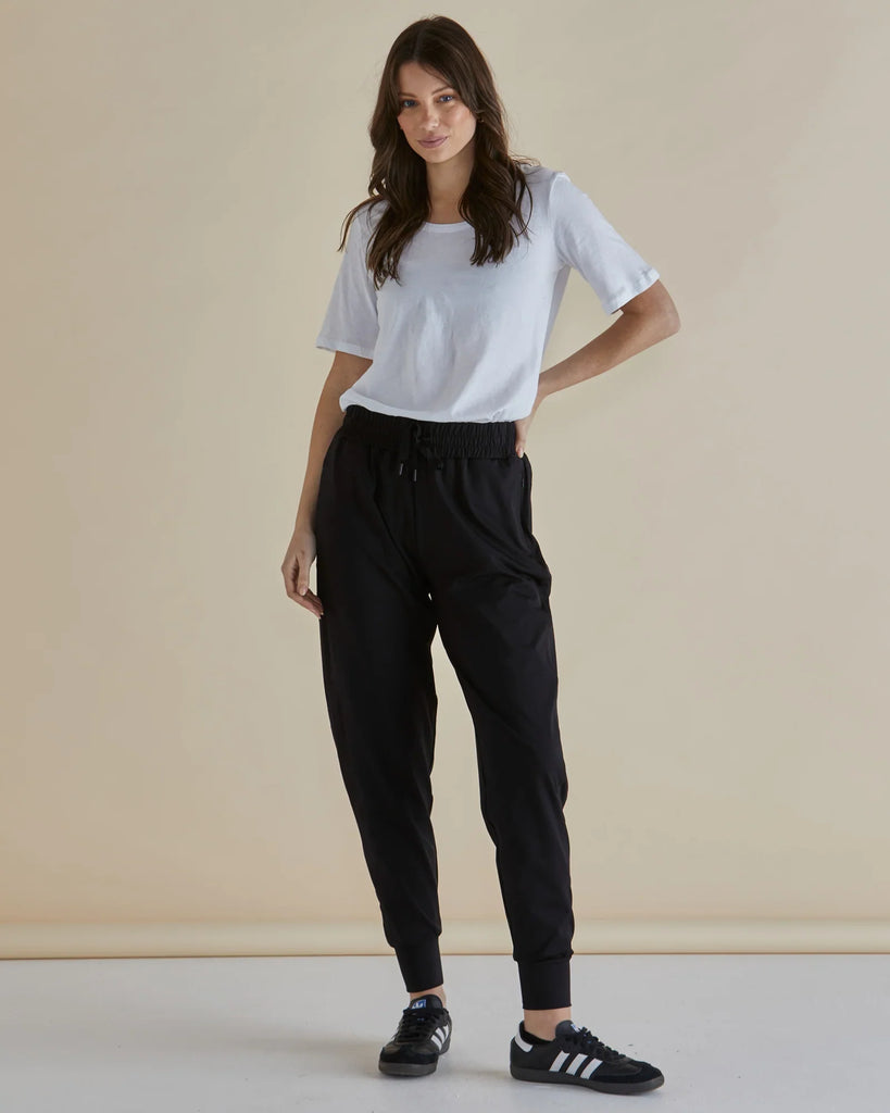 Betty Basics Cara Travel Jogger image 2